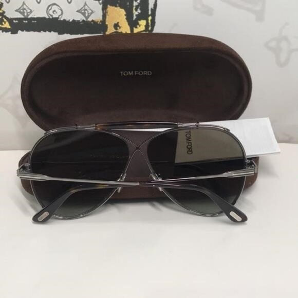 Tom Ford TF818 08G Holden Aviator Sunglasses Gunmetal Brown Gradient Mirror 60mm - Picture 10 of 11